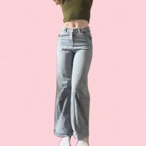 ❤️ Light blue wide leg jeans ❤️